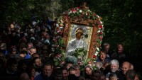 С надежда за чудо: Литийно шествие от Бачковския манастир