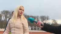 „В ареста ме третират като мъж, не издържам“: Съдът освободи окончателно Емили Тротинетката