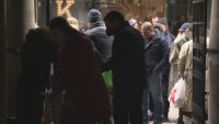 Храна за тялото и за душата: Църквата помага на хора в нужда