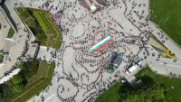 В център на София се изви най-дългото хоро (СНИМКИ и ВИДЕО)