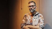 Гръцкият режисьор Фил Йеропулос: За куиър хората няма граница между радостта и тъгата