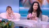 Светлината в живота на едно незрящо семейство: Бени, Боги и двете им дъщери