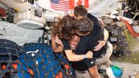 Най-опасните 8 минути: „Артемис II“ се завръща на Земята с неизпитан топлинен щит