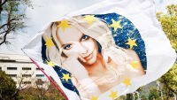Бритни Спиърс влиза в клиника, след като я хванаха зад волана пияна и дрогирана