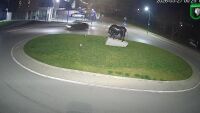 Опасни маневри на кръгово в Ямбол, камери заснеха нарушителя (ВИДЕО)