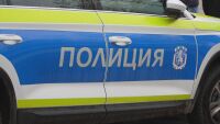 Гонка с автокрадец, взел кола на полицай, в която било 5-годишно дете