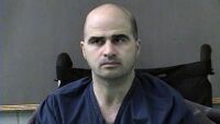 Военен психиатър, обвинен за масовото убийство във Форт Хууд, се призна за виновен