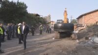 Общинари предлагат СОС да купи еднопосочни билети към Страсбург за засегнатите след събарянето в „Захарна фабрика“