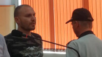 Полицаят, хванат да кара нелегални имигранти: Направих го от простотия