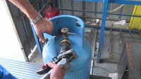 Газова бутилка гръмна във Врачанско, трима души са в 