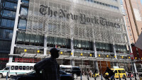 Заради Тръмп: NYT подмени заглавие и си навлече куп критики