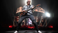 Китаристът на Queen Брайън Мей е с COVID-19: Изживях няколко кошмарни дни