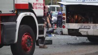 Автобусът, който блъсна и уби двама полицаи, е с крадени номера