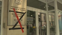 Протестиращи изрисуваха буквата Z върху енергийното министерство