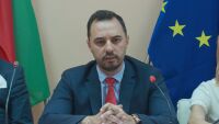 Промени в ДКК: Назначават нов шеф, директорите - с 50% по ниски заплати и без 