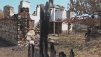 Изпепелено село: Хората молят държавата да им даде тухли и керемиди