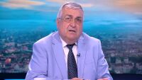 Проф. Близнашки: Конституцията не трябва да се бърника без нужния капацитет и знания