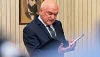 Служебният кабинет „Главчев“ 2: Кои министри си тръгват и кои остават?