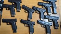 10 бойни пистолета в раница на шофьор откриха на МП „Лесово“