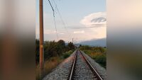 Почина едно от момичетата, скочили от движещ се влак в Клисура