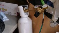 Полицията разкри измама с вредни газове в пункт за годишни технически прегледи (ВИДЕО и СНИМКИ)