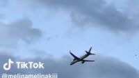 Двигател на самолет се запали над остров Корфу (ВИДЕО)