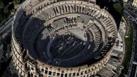 Жена колабира и почина в Колизеума в Рим