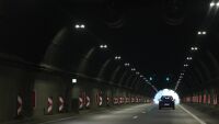 Ограничават движението в едната тръба на тунел 
