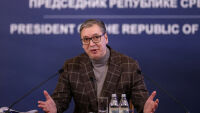 „Гардиън“: Авторитарният и циничен Вучич разклаща Балканите