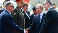 Путин на китайска земя: Руският президент беше посрещнат с червен килим (СНИМКИ) 