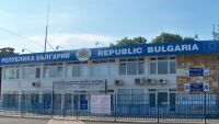 Гранична полиция задържа 20 мигранти край Ропотамо в микробус