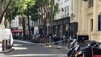 Жена намушка четирима мъже в центъра на Лондон (ВИДЕО)