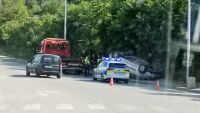 Кола се обърна по таван във Велико Търново