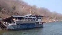 Заради претоварване: Ферибот със 119 души на борда се преобърна, 15 загинаха (ВИДЕО)