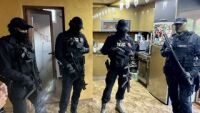 ГДБОП удари групи за лихварство и сводничество в Ботевградско (ВИДЕО и СНИМКИ)
