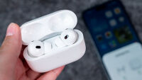 Изтече видео на нови AI AirPods с камери: Apple разгневи потребителите (ВИДЕО)