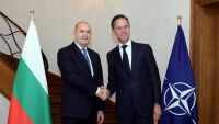 Румен Радев разговаря с Марк Рюте за възможна заплаха от Иран