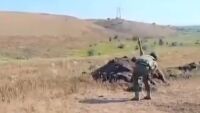 Руски новобранец едва не се взриви, след като изстреля граната в краката си (ВИДЕО)