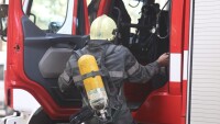 Голям пожар гори във фабрика край Анкара