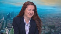 Седмица на Коледния дух: Нина Серкова вдъхновява учениците си да четат, като правят трейлъри на книги