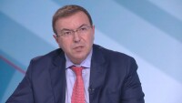 Проф. Ангелов: Празници са – не можем да оставим българските граждани в Англия