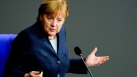 Меркел похарчила от държавния бюджет  65 000 евро за гримьор и фризьор