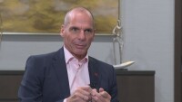 Янис Варуфакис пред bTV: Изчакайте с Еврозоната, докато еврото се стабилизира