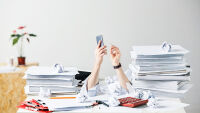 Над 840 000 души умират всяка година заради стрес на работните си места