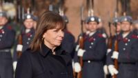 Гърция избира президент: Как еднополовите бракове спънаха Катерина Сакеларопулу?