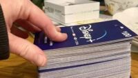 Баба и дядо купуват за 16-те си деца и внуци билети за $10 000 за „Дисниленд“, оказват се ваучери за „Дисни+“ (ВИДЕО)