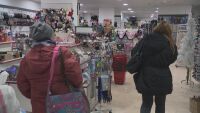 В един от всеки седем проверени магазина има опасни играчки и пиротехника