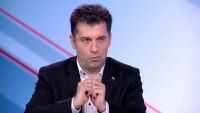 Кирил Петков: Защо полицаите на Калин Стоянов пак бият хората?