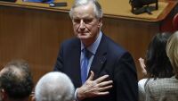 Безпрецедентна криза във Франция: Какво следва след оставката на премиера Мишел Барние?