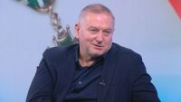 Да бъдеш в Кралското дружество по литература: Георги Господинов се подписва с писалката на Байрон или Елиът 